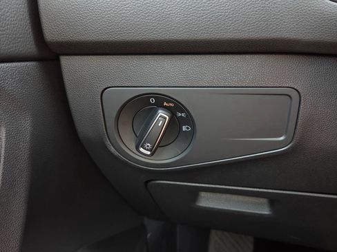 Certified 2023 Volkswagen Tiguan SE image 24