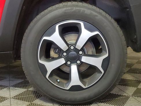 Used 2020 Jeep Renegade Trailhawk w/ UConnect 8.4 Nav Group image 8