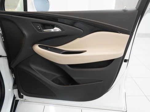 Used 2018 Buick Envision Essence image 32