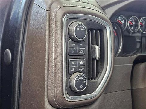 Used 2021 Chevrolet Silverado 1500 RST image 9