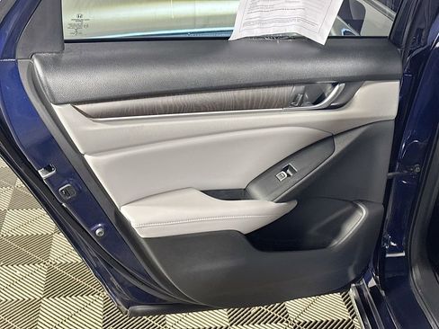 Used 2018 Honda Accord EX-L image 19
