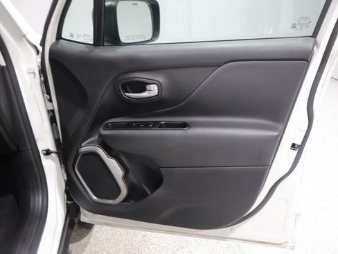Used 2023 Jeep Renegade Latitude AWD/4WD image 23