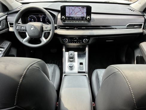 Used 2024 Mitsubishi Outlander SEL FWD image 19