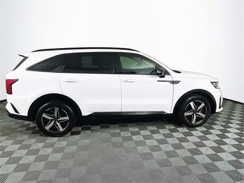 Used 2023 Kia Sorento S w/ Panoramic Sunroof Package image 9