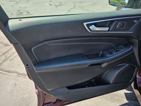 Used 2023 Ford Edge Titanium image 10