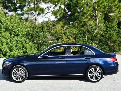 Used 2019 Mercedes-Benz C 300 4MATIC Sedan image 3