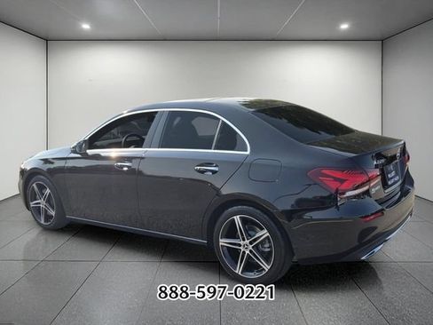 Used 2022 Mercedes-Benz A 220 image 3