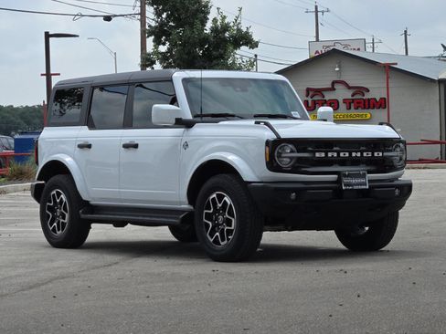Used 2026 Ford Bronco Outer Banks AWD/4WD image 7