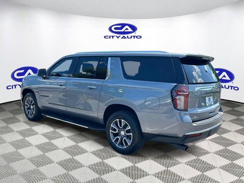 Used 2021 Chevrolet Suburban LT w/ LT Signature Package RWD image 7