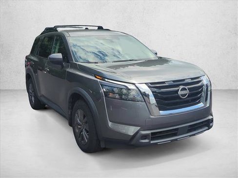 Used 2023 Nissan Pathfinder SV FWD image 3