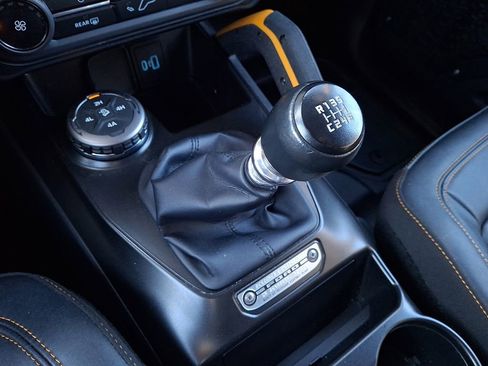 Used 2022 Ford Bronco Badlands image 14