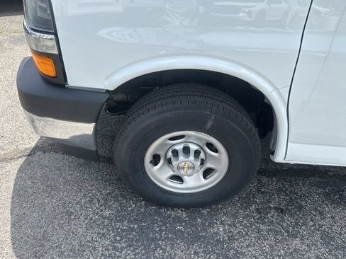 New 2026 Chevrolet Express 2500 w/ Communications Package RWD image 10