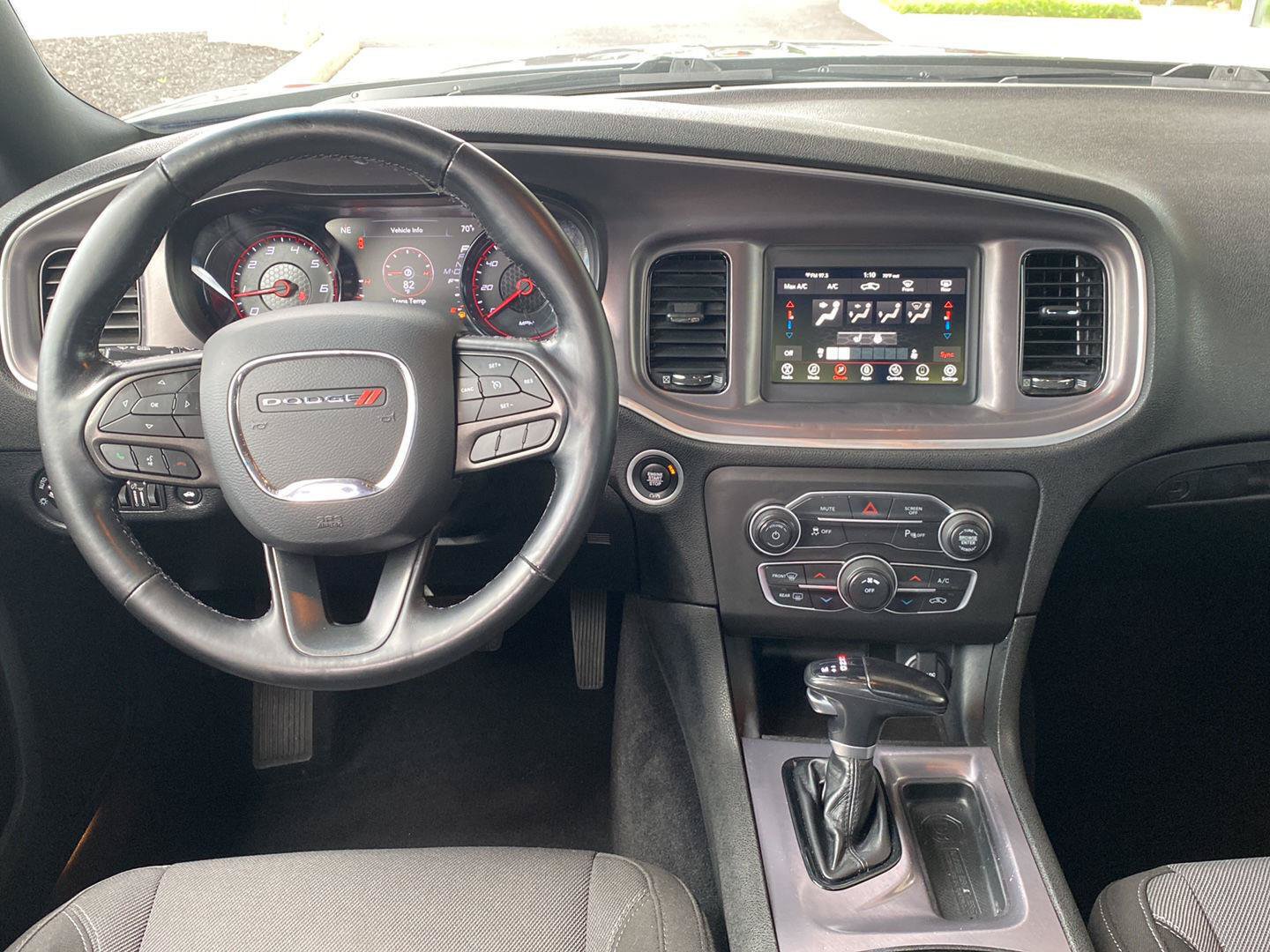 Used 2022 Dodge Charger SXT w/ Blacktop Package RWD image 17