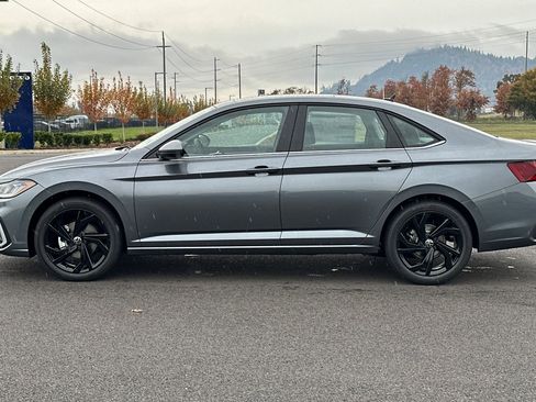 New 2026 Volkswagen Jetta SE image 6