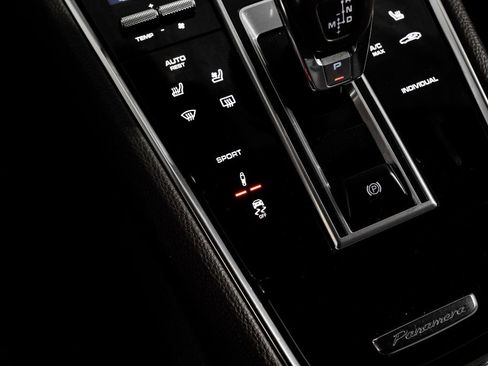 Used 2021 Porsche Panamera image 27