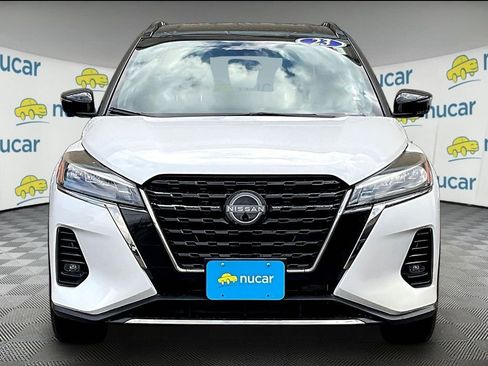 Used 2023 Nissan Kicks SR w/ SR Premium Package FWD image 2