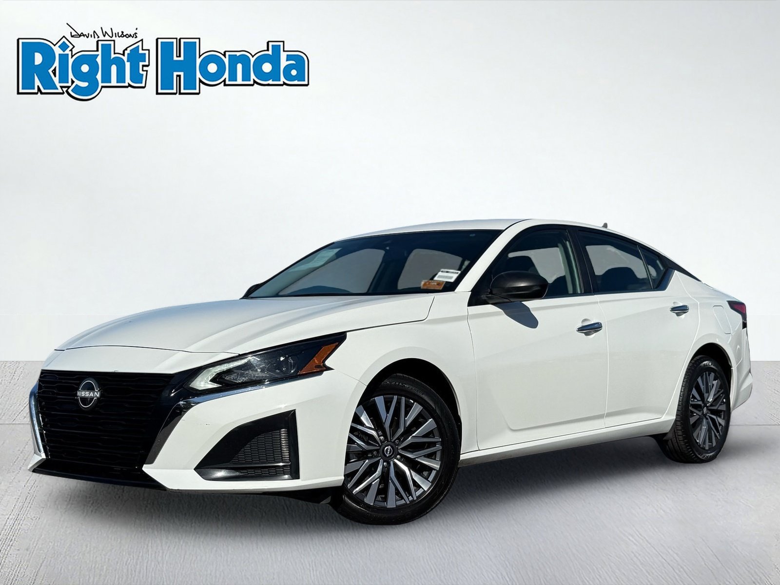 Used 2025 Nissan Altima 2.5 SV AWD/4WD image 2