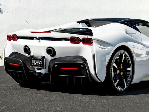 Used 2024 Ferrari SF90 Spider AWD/4WD image 9