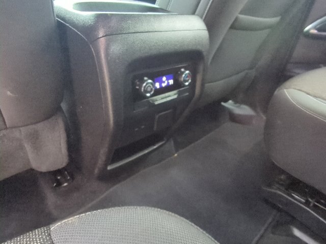 Used 2024 Chevrolet Traverse LT FWD image 25