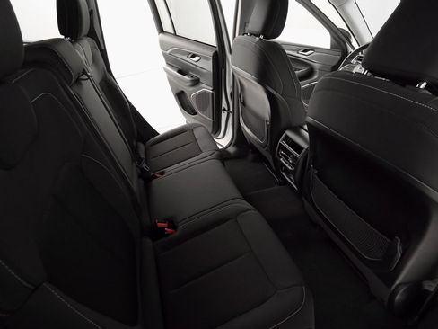 Certified 2022 Jeep Grand Cherokee Laredo w/ Luxury Tech Group I image 13