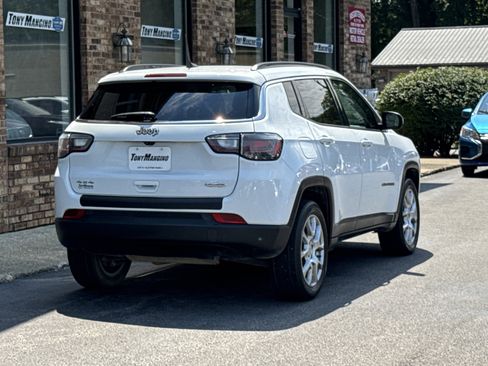 Used 2022 Jeep Compass Latitude w/ Sun and Sound Group AWD/4WD image 6