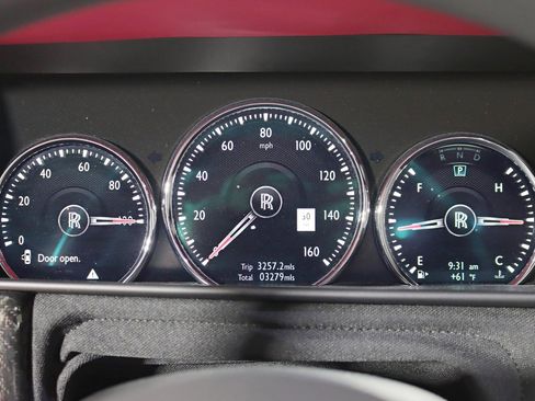 Used 2023 Rolls-Royce Cullinan Black Badge w/ Driver's Package image 21