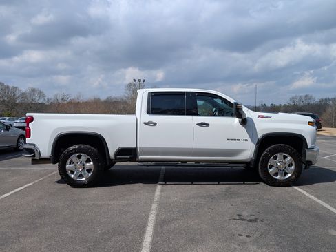 Used 2021 Chevrolet Silverado 2500 LTZ w/ LTZ Premium Package image 10
