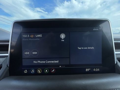 Used 2021 Chevrolet Suburban Z71 w/ Z71 Signature Package AWD/4WD image 14