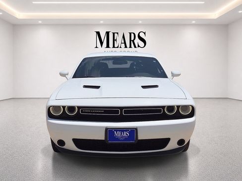 Used 2016 Dodge Challenger SXT RWD image 8