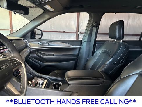 Used 2024 Jeep Grand Cherokee L Limited w/ Luxury Tech Group II image 16