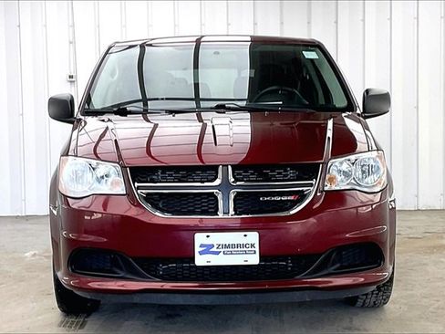 Used 2017 Dodge Grand Caravan SE image 3