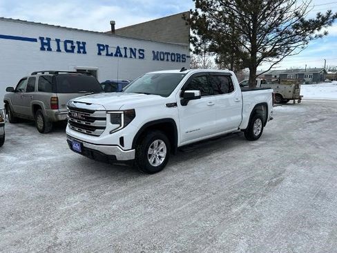 Certified 2022 GMC Sierra 1500 SLE image 1
