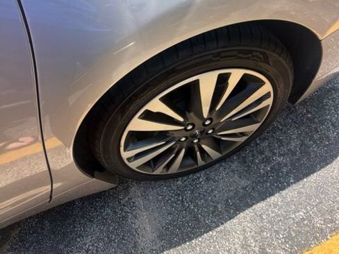 Used 2017 Lincoln MKZ Reserve w/ Technology Package AWD/4WD image 6