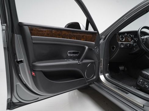 Used 2014 Bentley Flying Spur W12 image 17