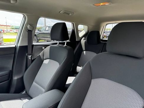 Used 2025 Kia Soul LX w/ LX Technology Package FWD image 24