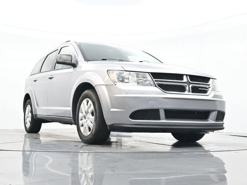 Used 2018 Dodge Journey SE image 33