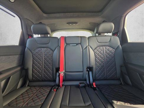 New 2026 Audi SQ7 Prestige image 15