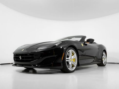Used 2019 Ferrari Portofino image 14