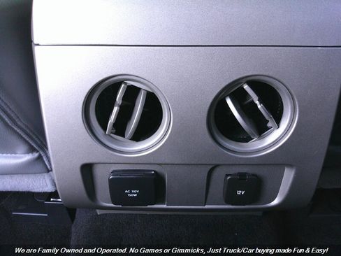 Used 2014 Ford F150 Lariat w/ Lariat Chrome Package image 33