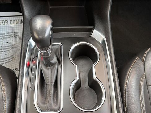 Used 2021 Chevrolet Traverse RS image 14