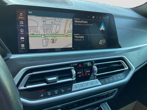 Used 2022 BMW X5 xDrive40i w/ Premium Package image 17