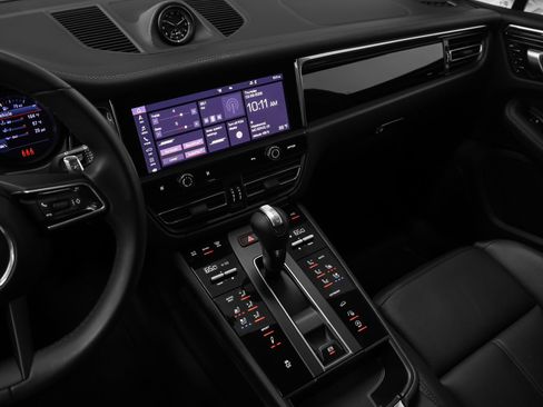 Certified 2025 Porsche Macan S AWD/4WD image 36
