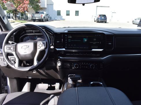 Used 2024 Chevrolet Silverado 1500 LT w/ Z71 Off-Road Package image 32