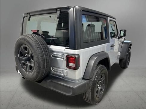 Used 2023 Jeep Wrangler Sport AWD/4WD image 5