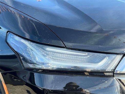 Certified 2023 Chevrolet Traverse LT w/ Rear Camera Mirror Package image 23