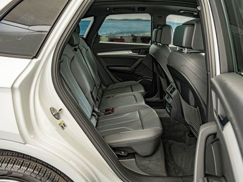 Certified 2025 Audi Q5 2.0T Premium w/ Convenience Plus Package AWD/4WD image 34