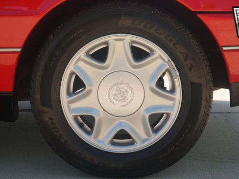 Used 1991 Cadillac Allante image 9