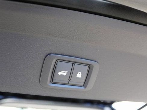 New 2025 Mitsubishi Outlander SE image 19