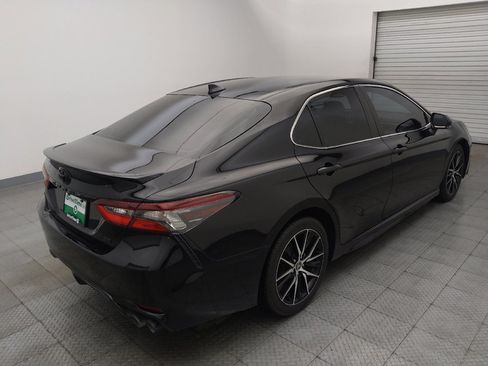 Used 2022 Toyota Camry SE w/ Convenience Package FWD image 9