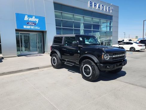 Used 2024 Ford Bronco Black Diamond w/ Sasquatch Package image 3